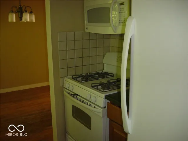 $2,150 | 6486 North Oxford Street, Indianapolis, IN 46220