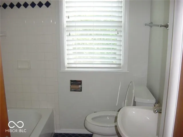 $2,150 | 6486 North Oxford Street, Indianapolis, IN 46220