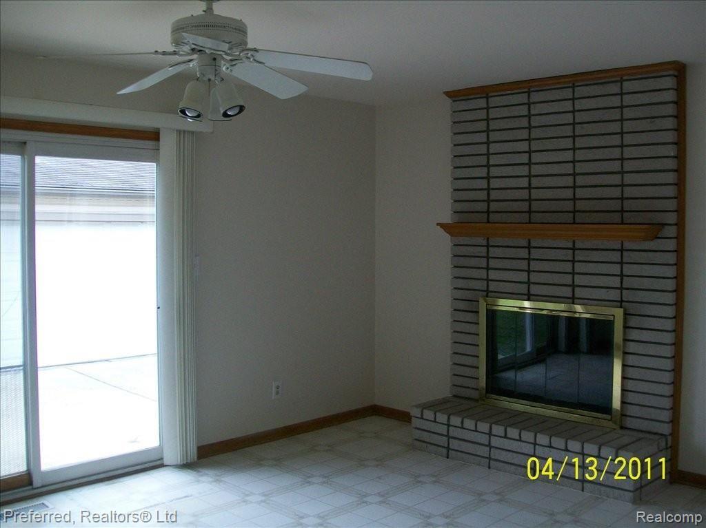42033 Old Bridge Road Canton, MI 48188 - Photo 9 of 15 Family room