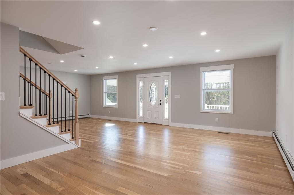 311 Hope Road Cranston, RI 02921 - Photo 11 of 33