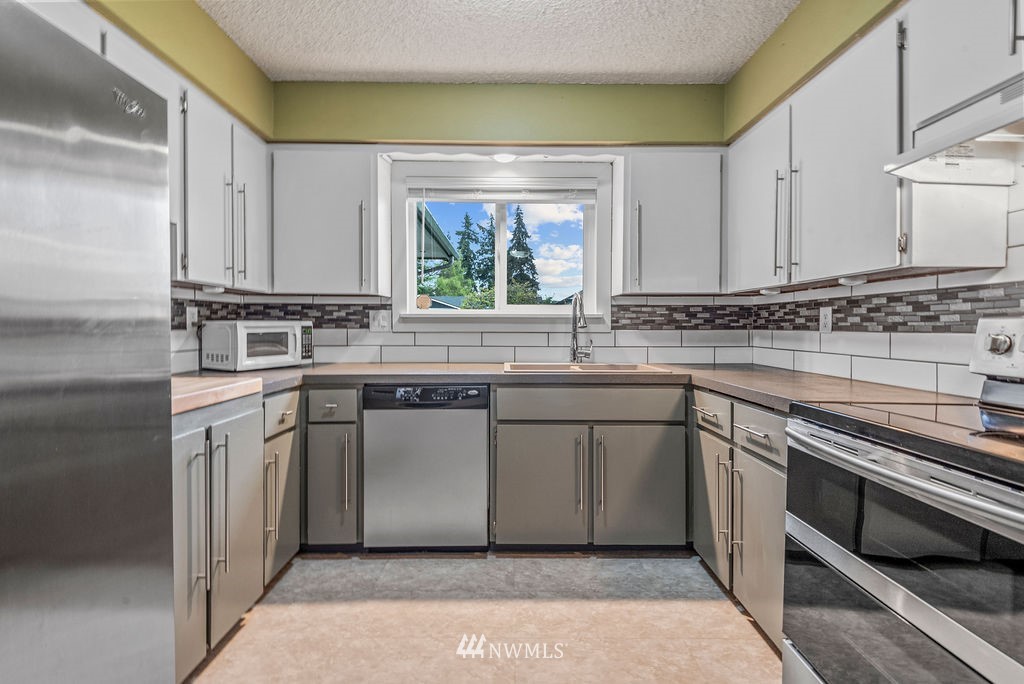 4634 Merlin Street Longview, WA 98632 - Photo 8 of 26 Gallery Image 8
