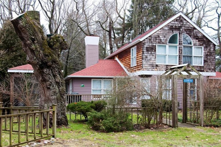 15992 Lakeshore Road, Unit 1 Union Pier, MI 49129 - Photo 1 of 10 Primary Photo