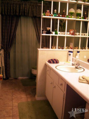407 James Street Butler, IN 46721 - Photo 4 of 22