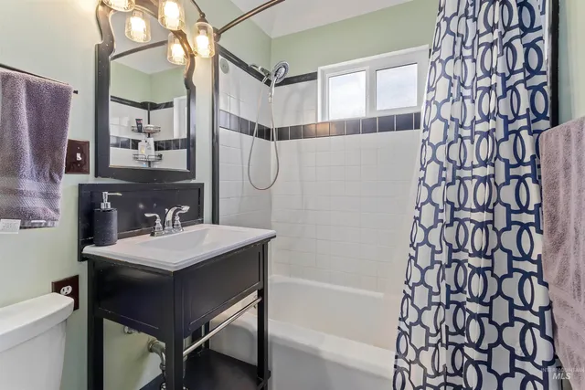 $335,000 | 184 Taylor Street, Twin Falls, ID 83301