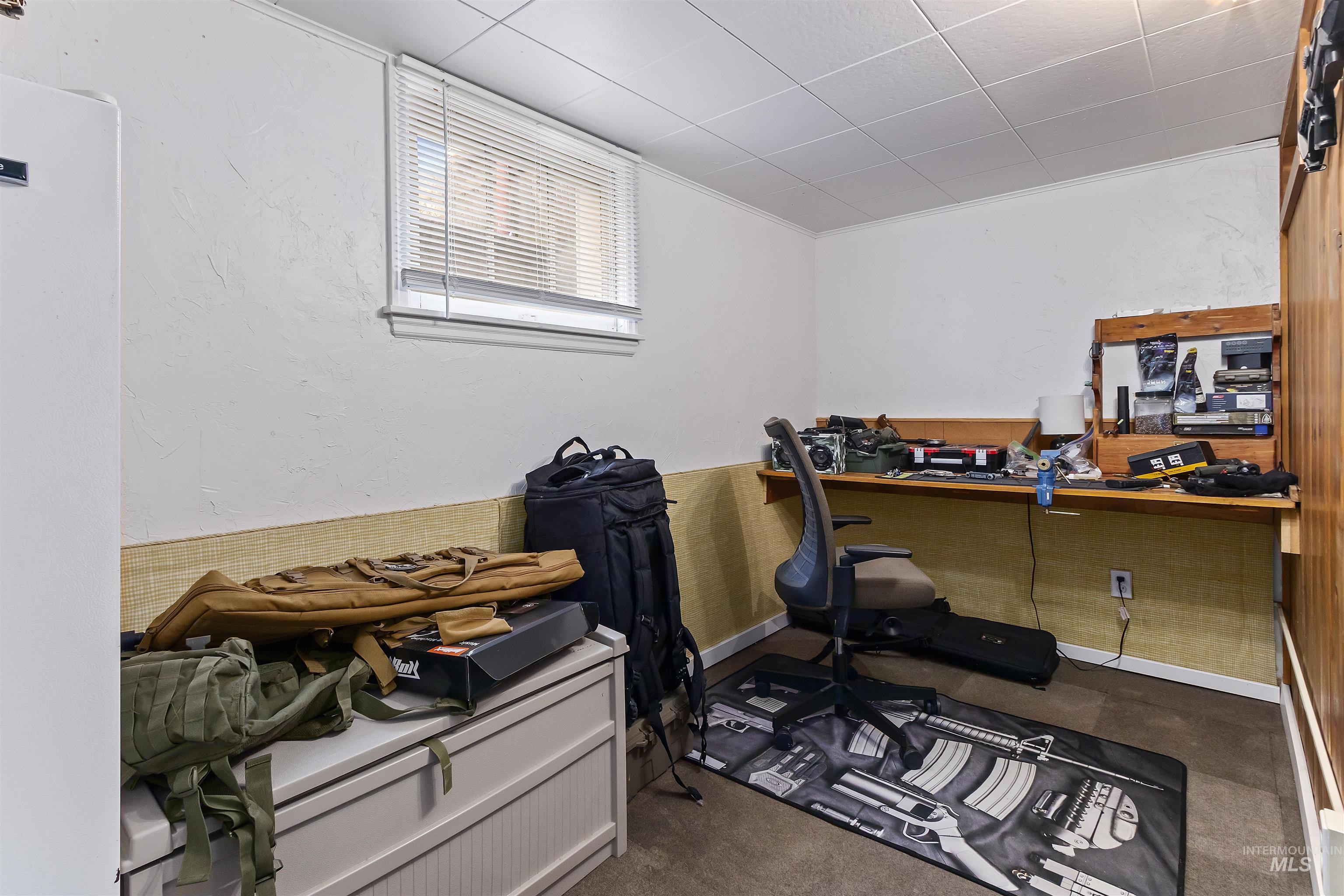 184 Taylor Street Twin Falls, ID 83301 - Photo 17 of 23 Office area with dark carpet