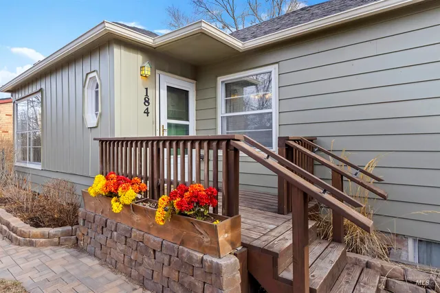 $335,000 | 184 Taylor Street, Twin Falls, ID 83301