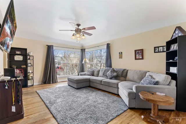 $335,000 | 184 Taylor Street, Twin Falls, ID 83301