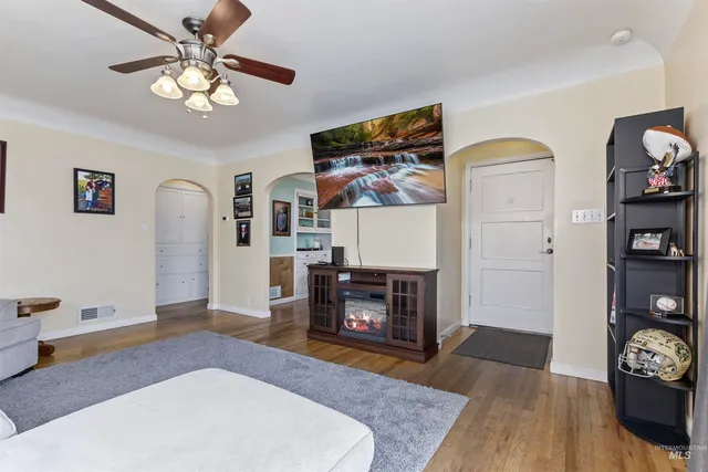 $335,000 | 184 Taylor Street, Twin Falls, ID 83301