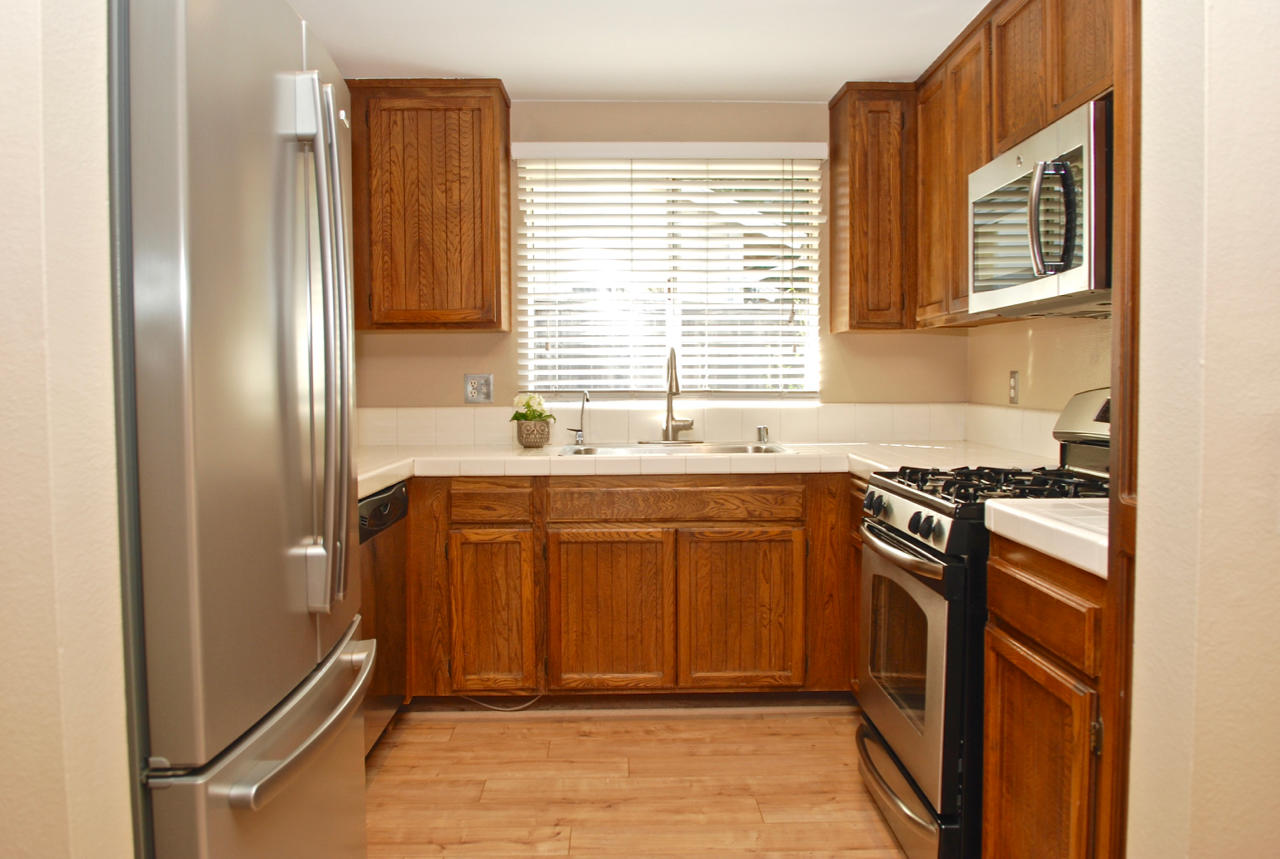 6004 Berkeley Road Goleta, CA 93117 - Photo 6 of 20 Kitchen