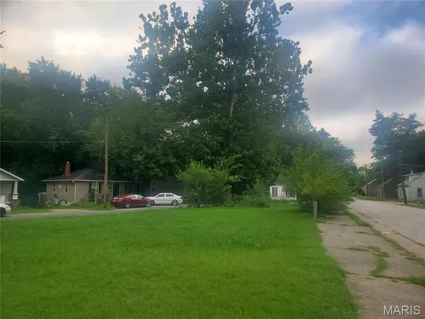 $4,000 | 1014 Caseyville Avenue, Belleville, IL 62226