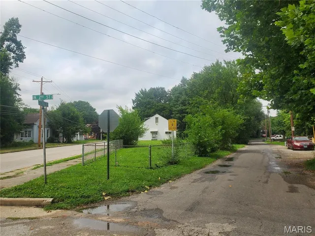 $4,000 | 1014 Caseyville Avenue, Belleville, IL 62226