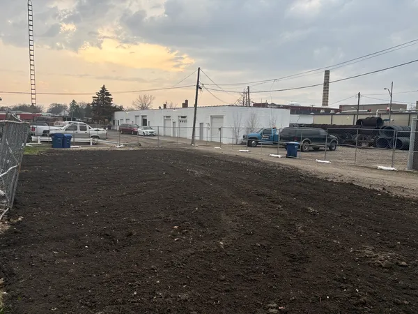 $29,990 | 713 East Lincoln Highway, DeKalb, IL 60115