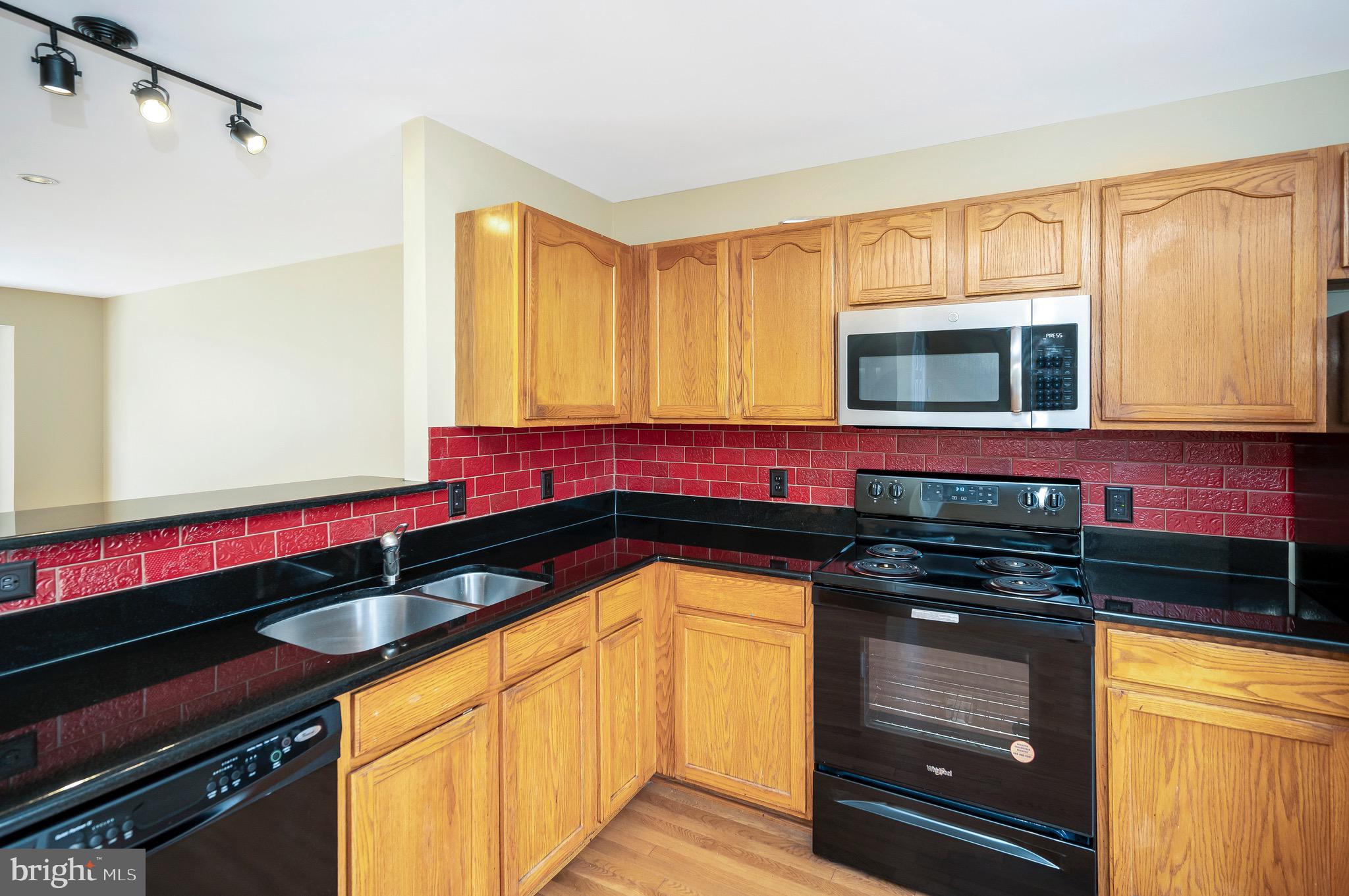 303 Donelson Loop Stafford, VA 22554 - Photo 35 of 50 Granite tops