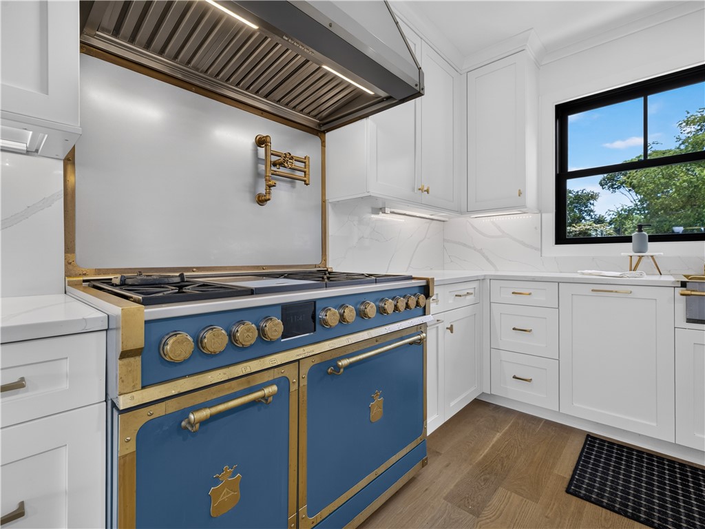 34 Lanphere Road Westerly, RI 02891 - Photo 6 of 39