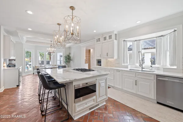 $1,224,000 | 107 Llansfair Drive, Lafayette, LA 70503