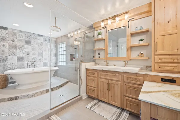 $1,224,000 | 107 Llansfair Drive, Lafayette, LA 70503