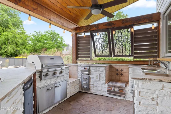 $1,224,000 | 107 Llansfair Drive, Lafayette, LA 70503