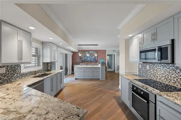$2,699,000 | 2901 Gulf Shore Boulevard North, Unit 701S, Naples, FL 34103