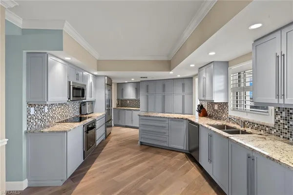 $2,699,000 | 2901 Gulf Shore Boulevard North, Unit 701S, Naples, FL 34103