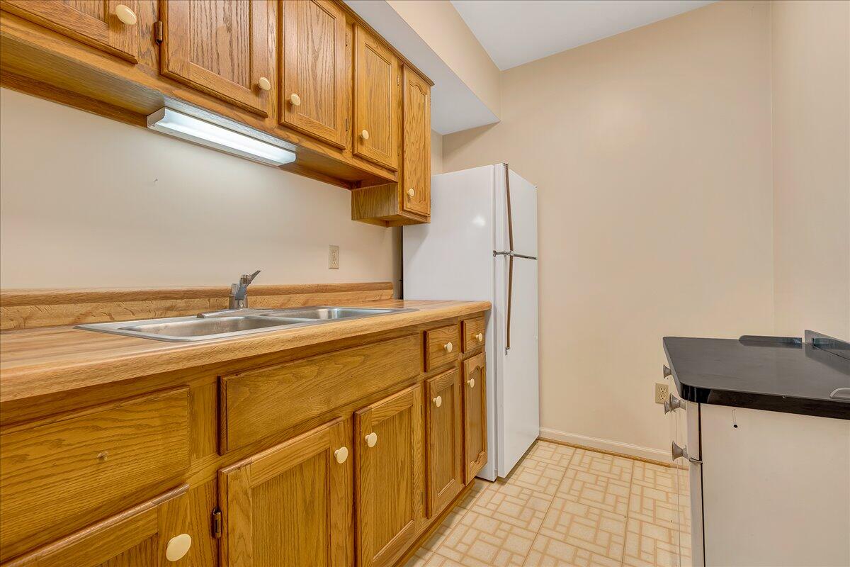 2405 South Clearing Road Salem, VA 24153 - Photo 29 of 38 37-D R E A M-3861
