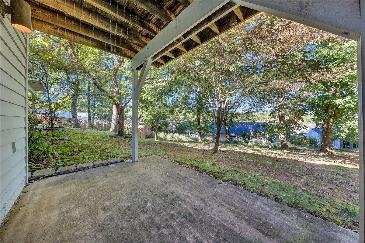 2405 South Clearing Road Salem, VA 24153 - Photo 37 of 38 05-D R E A M-3859