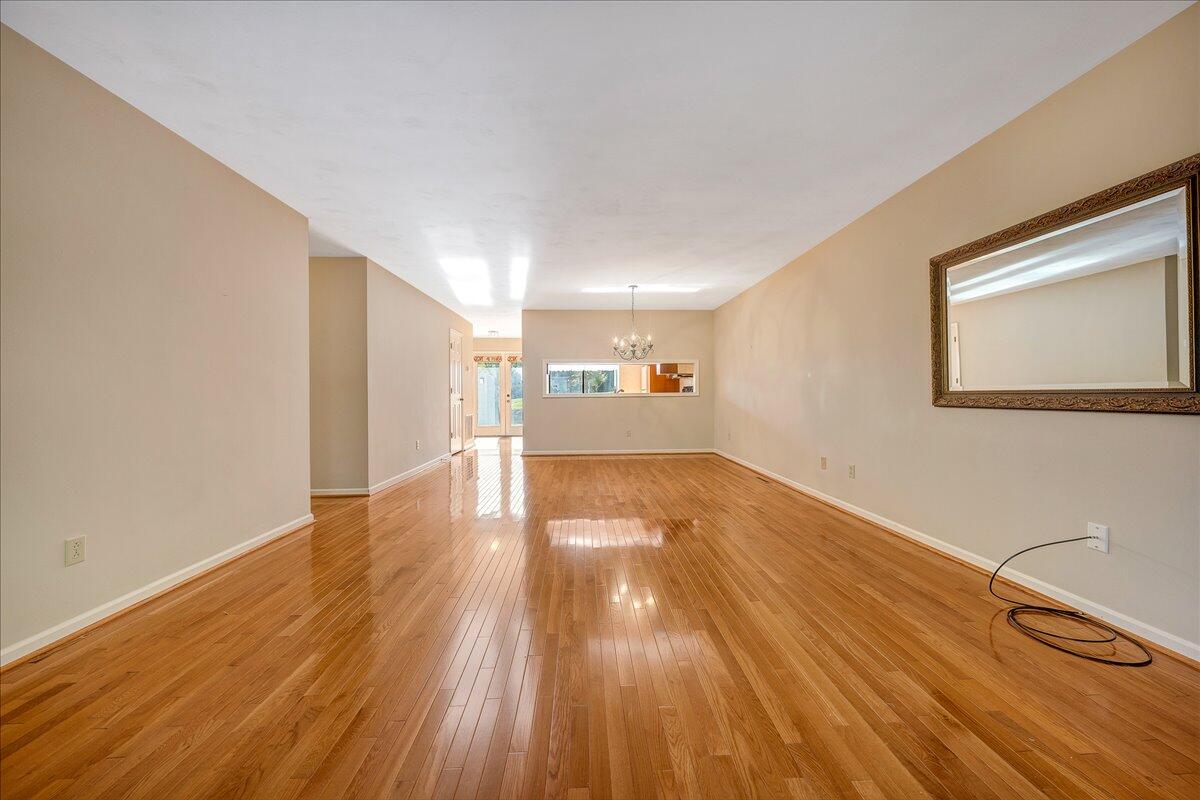 2405 South Clearing Road Salem, VA 24153 - Photo 7 of 38 Living room facing entry