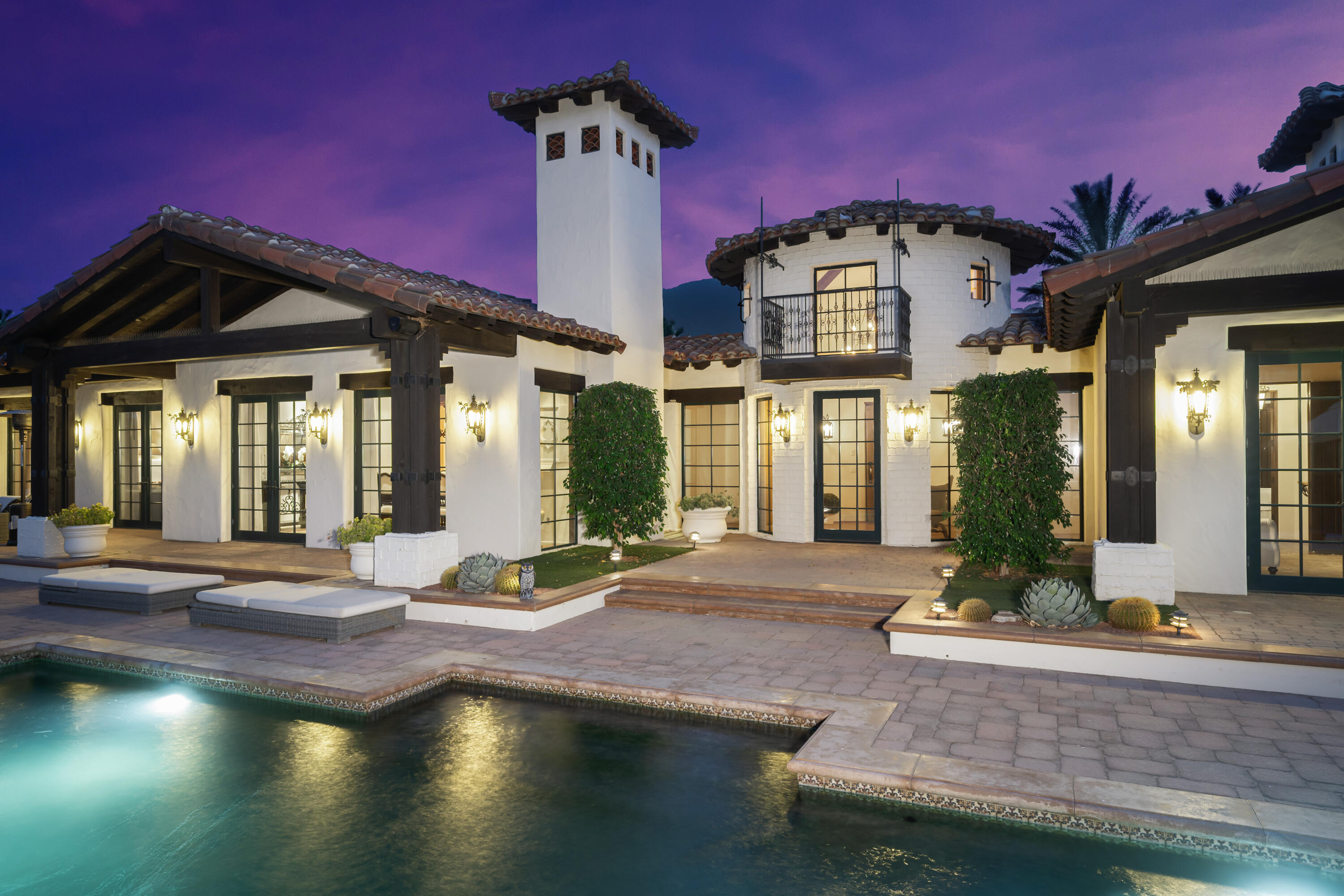 53760 Via Palacio La Quinta, CA 92253 - Photo 49 of 55 a view of a building with sitting area