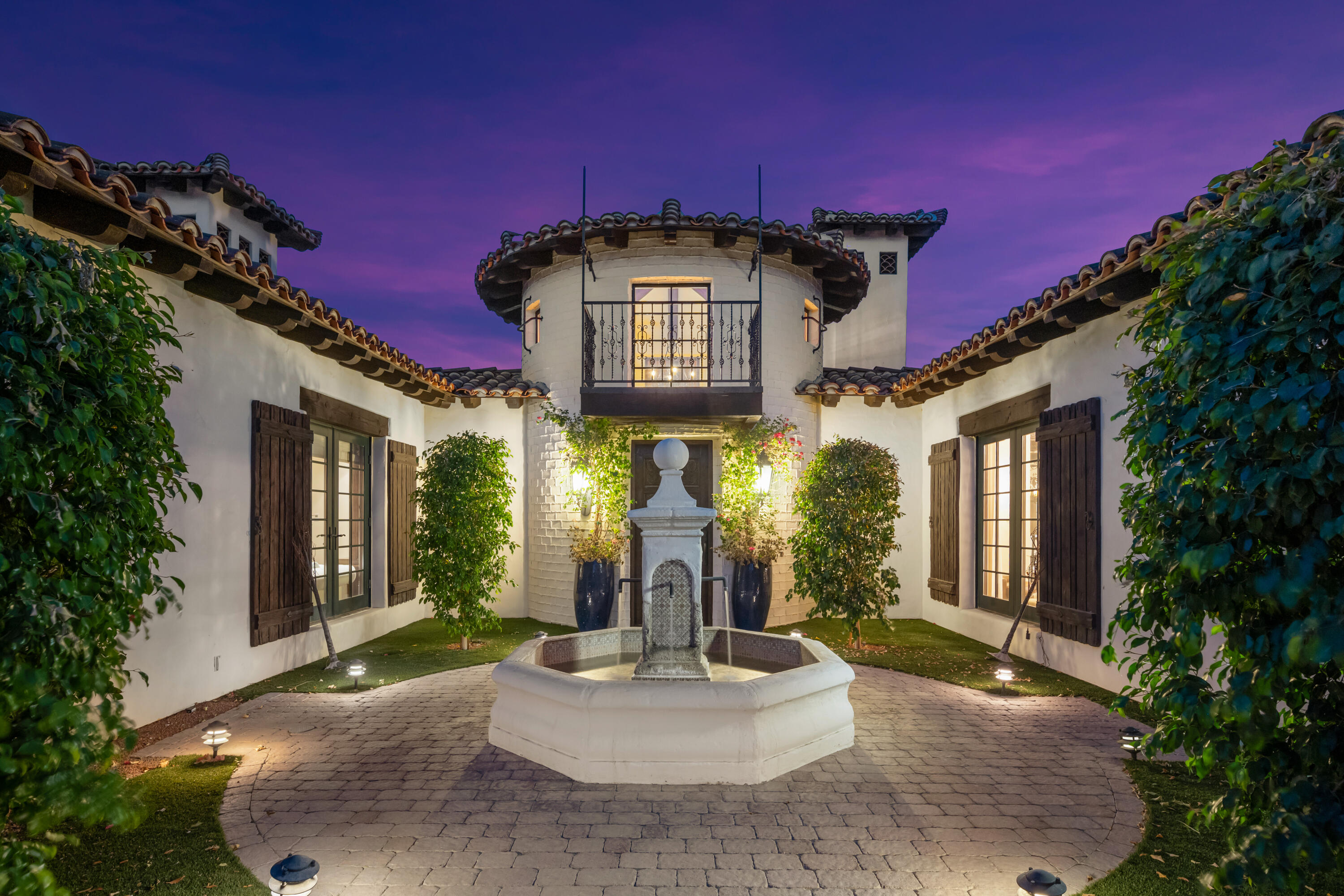 53760 Via Palacio La Quinta, CA 92253 - Photo 6 of 55 a view of a house with fountain and entertaining space