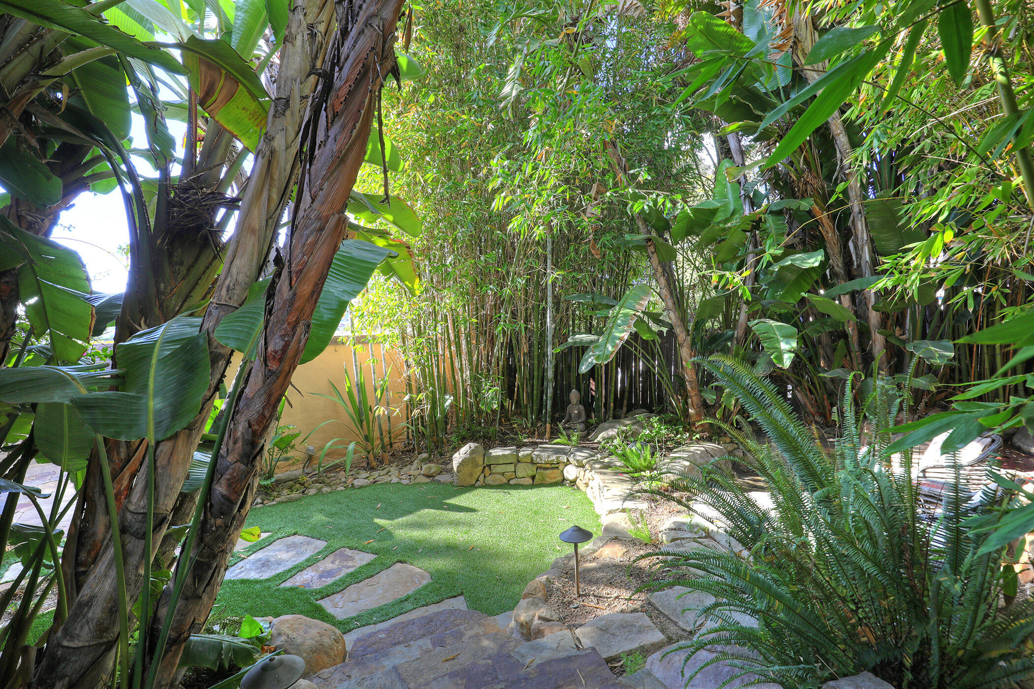 1423 Alta Vista Road, Unit 2 Santa Barbara, CA 93103 - Photo 9 of 36 9