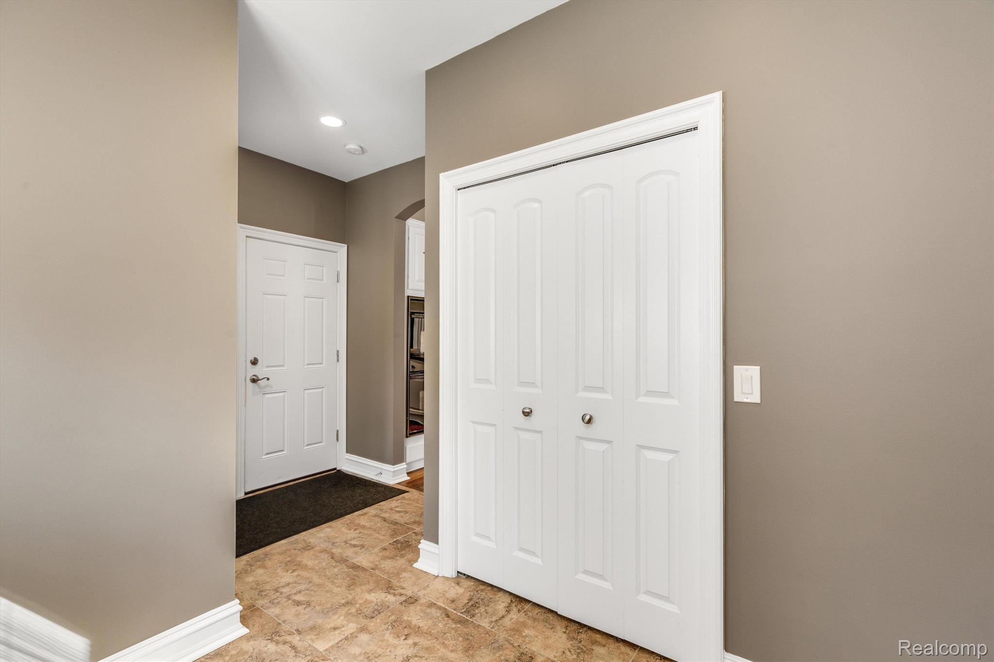 1294 Putnam Circle Rochester, MI 48307 - Photo 24 of 37 Gallery Image 24