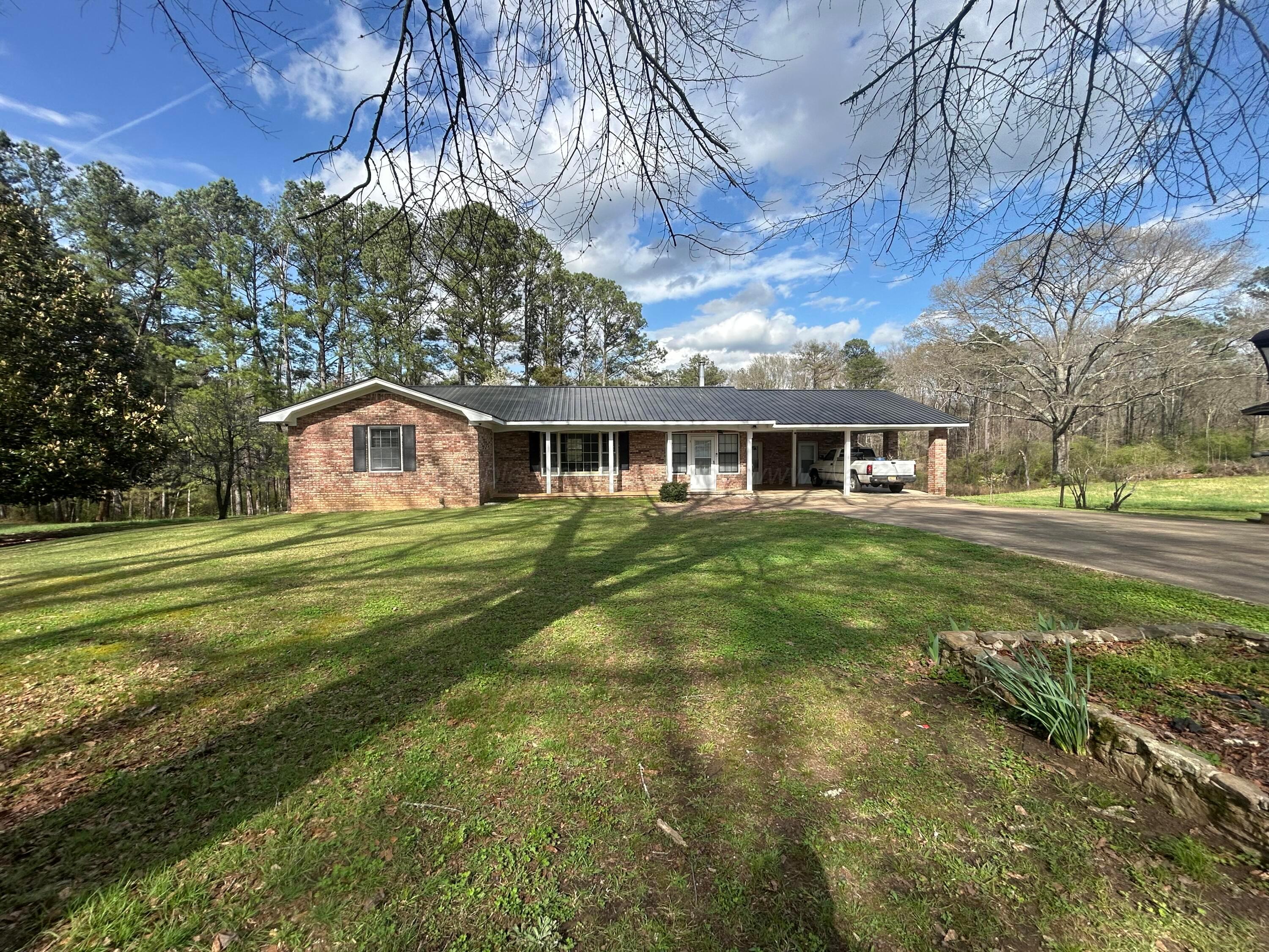 189 Aaron Road Jasper, AL 35501 - Photo 1 of 24 IMG_8129