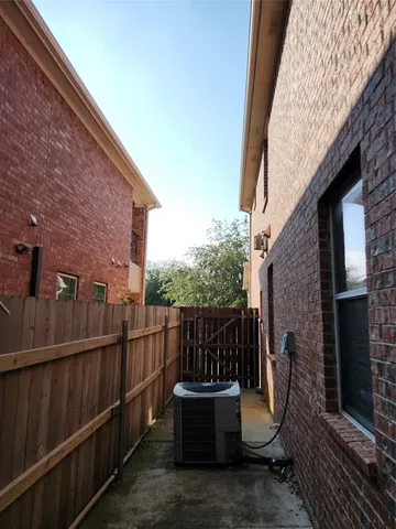 $2,350 | 232 Seva Court, Irving, TX 75061