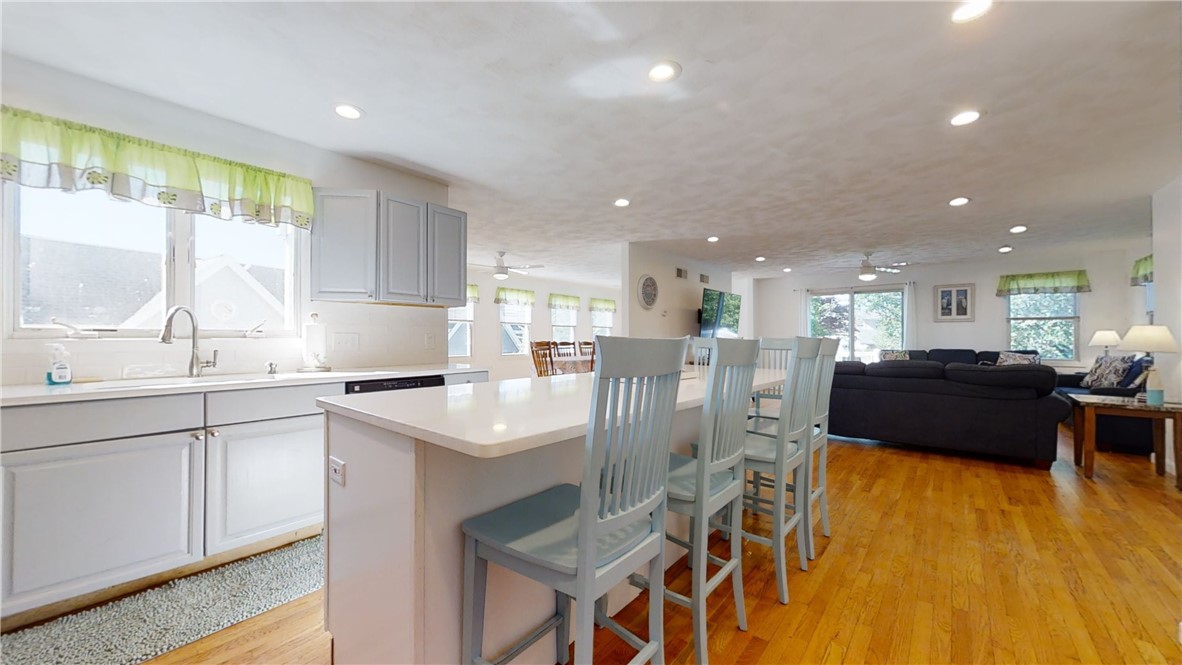 51 Glendale Road Narragansett, RI 02882 - Photo 17 of 50