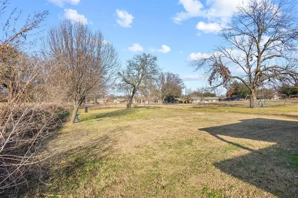$265,000 | 2409 West Walker Street, Denison, TX 75020