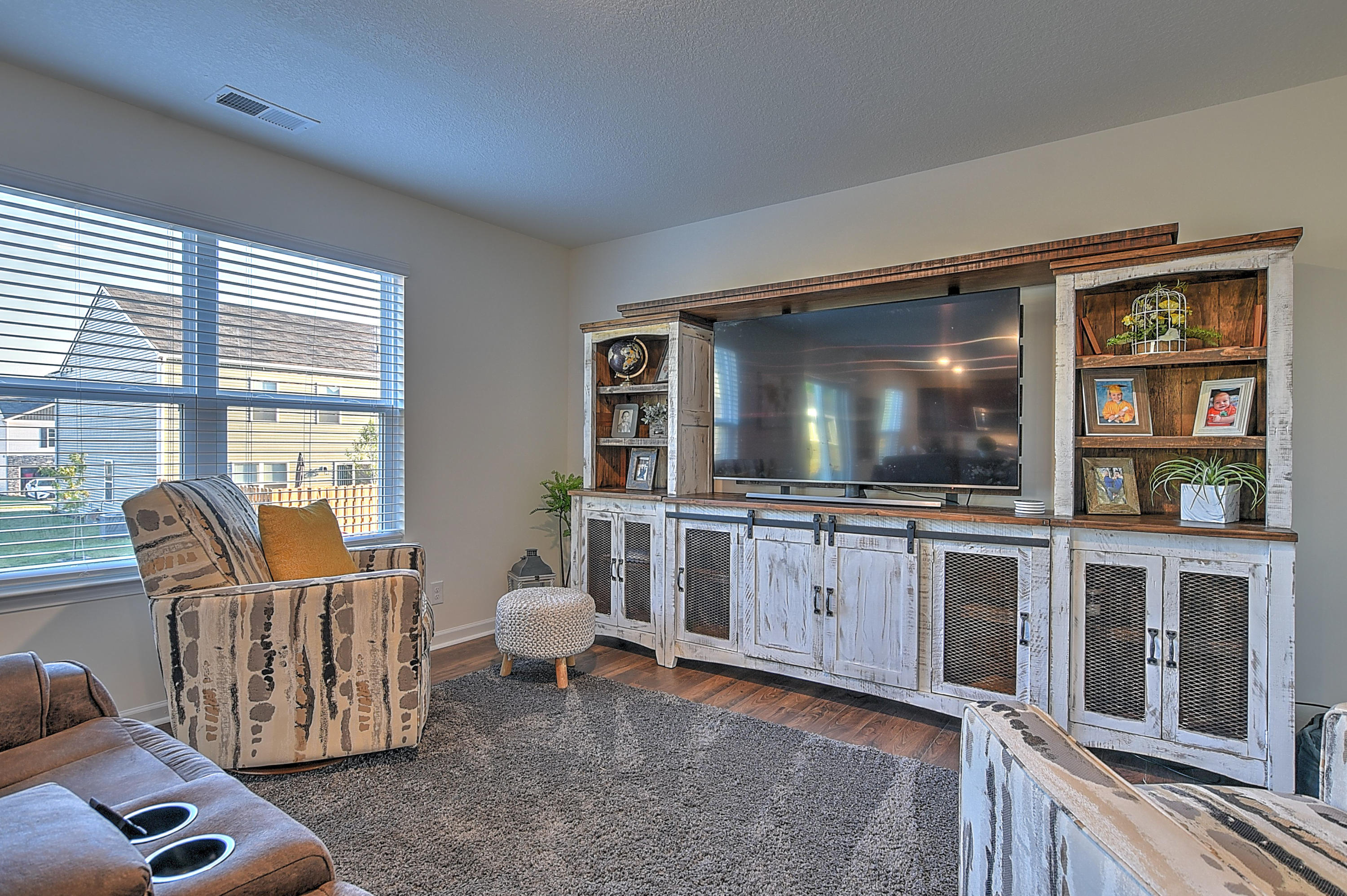 2946 Southbridge-4