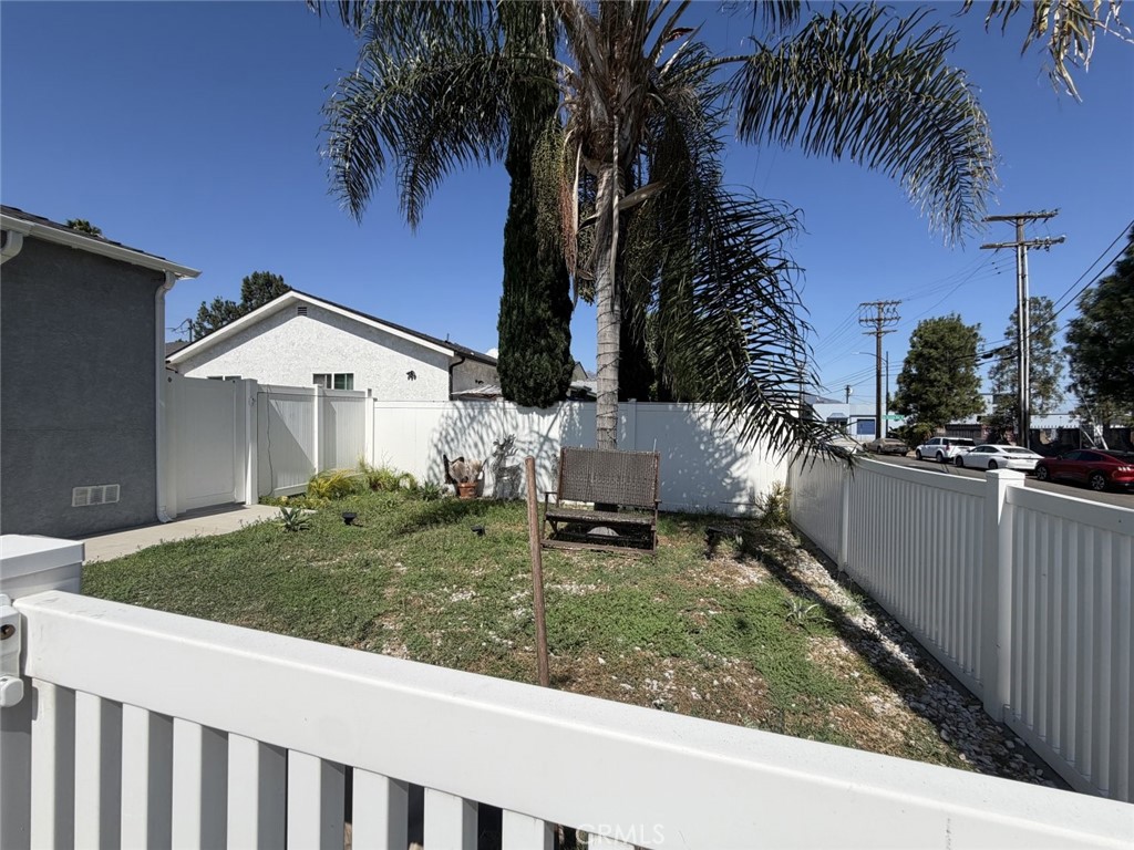 7502 North Hollywood Way Burbank, CA 91504 - Photo 9 of 10