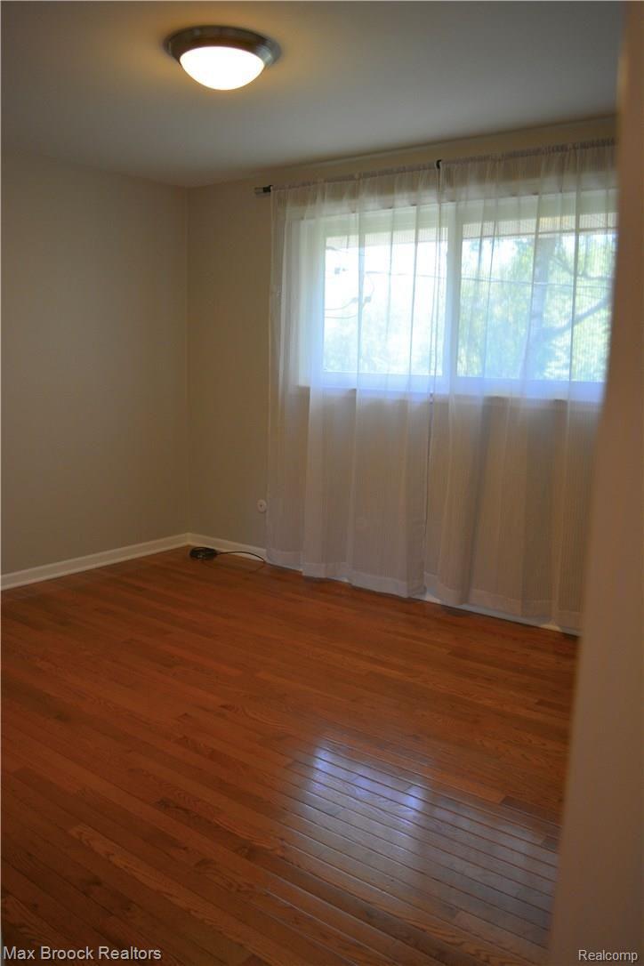 3371 West Maple Road Bloomfield Hills, MI 48301 - Photo 16 of 24 Bedroom.JPG