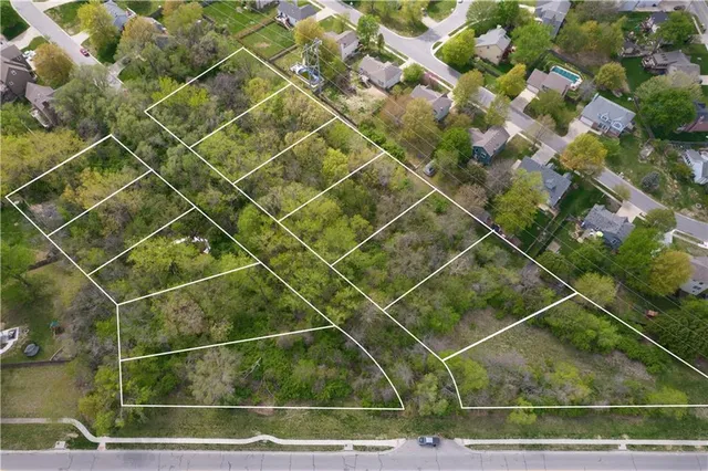 $525,000 | W West 48th Street, Shawnee, KS 66216