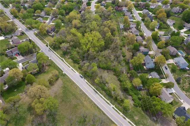 $525,000 | W West 48th Street, Shawnee, KS 66216