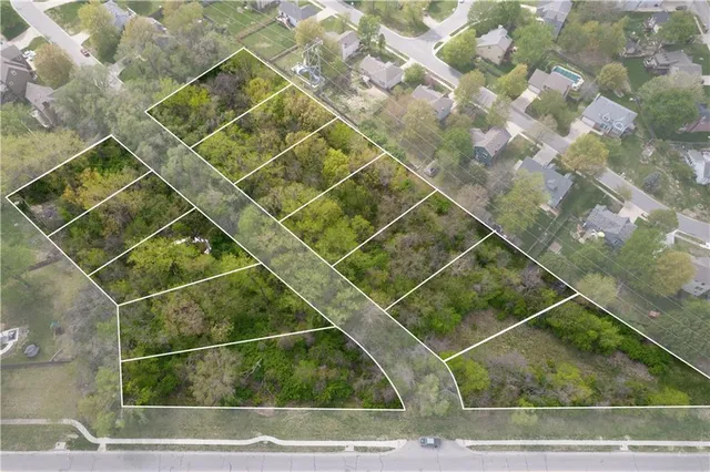 $525,000 | W West 48th Street, Shawnee, KS 66216