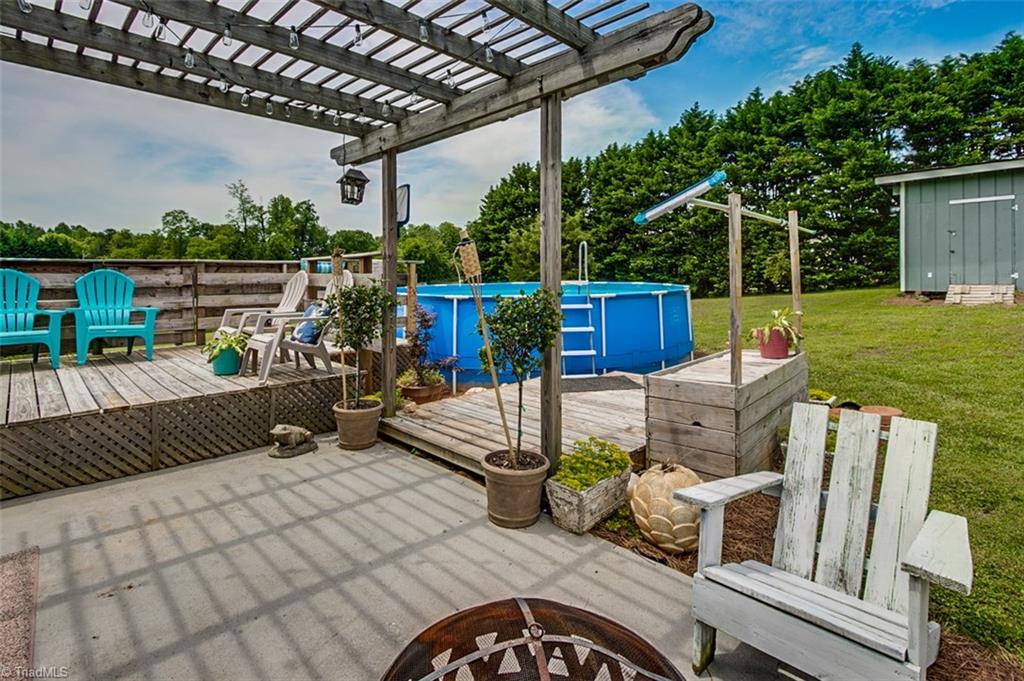 3889 Cresent Avenue Trinity, NC 27370 - Photo 23 of 25 Patio with pergola