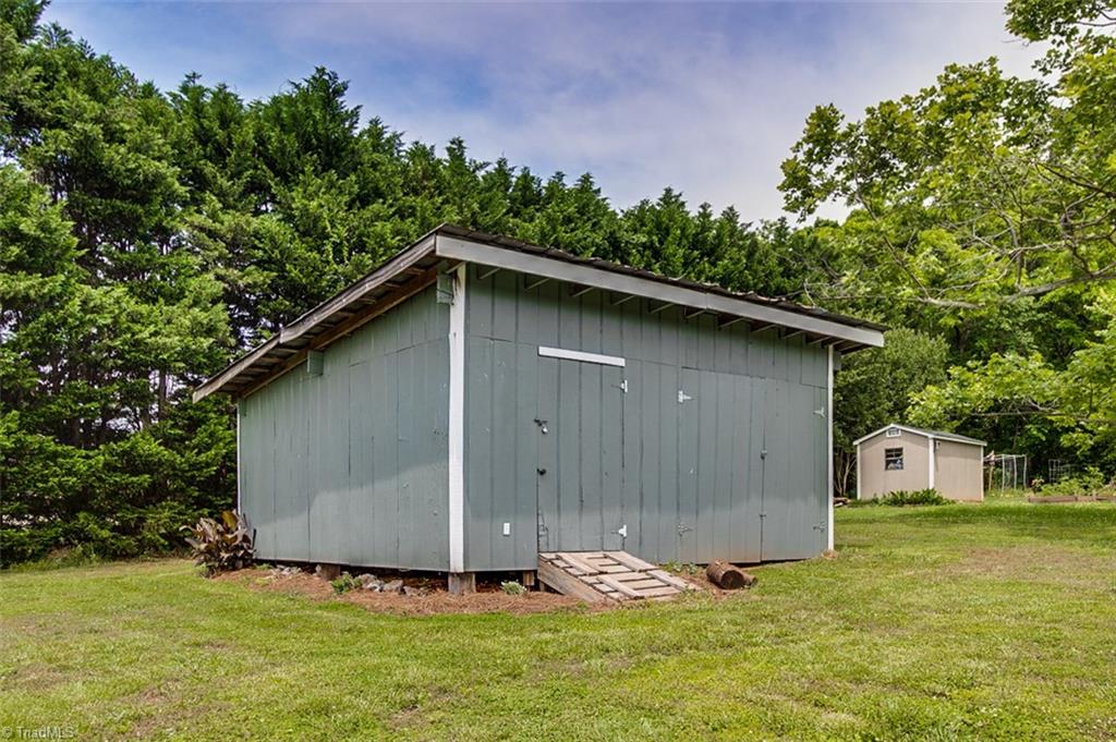3889 Cresent Avenue Trinity, NC 27370 - Photo 25 of 25 Wired storage building
