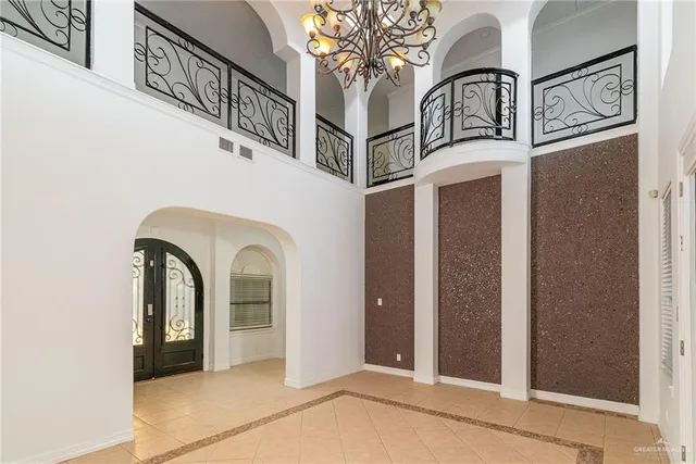 a view of entryway with a front door