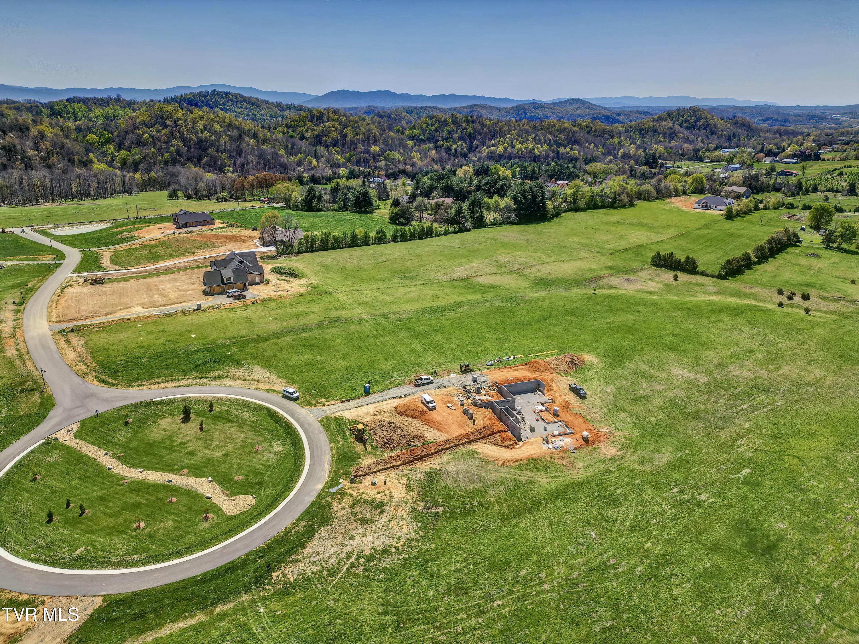 7391 Wolfe Ridge Dr Ridge, Unit 8 Piney Flats, TN 37686 - Photo 4 of 21 tempImageZOB6eA
