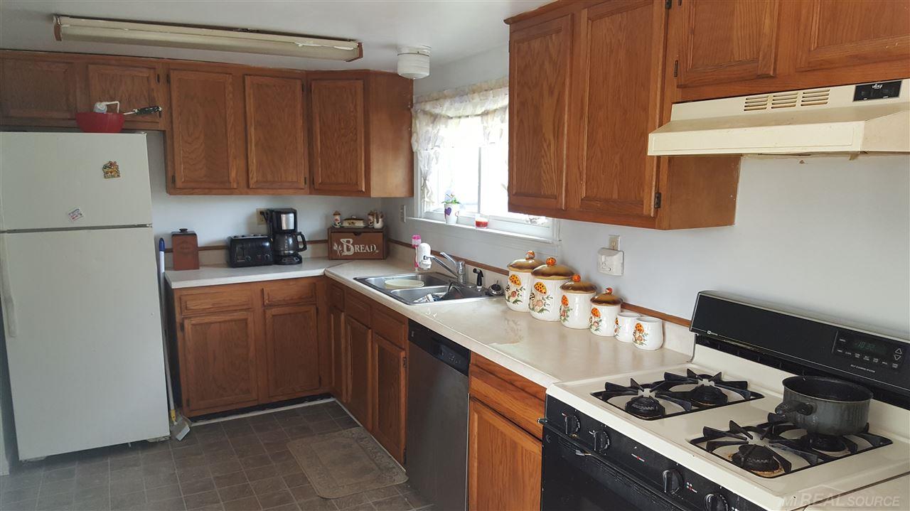 3709 Bendelow Road Rochester, MI 48307 - Photo 16 of 22 31291045-15.JPG