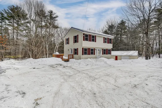 $349,900 | 614 King Street, Oxford, ME 04270
