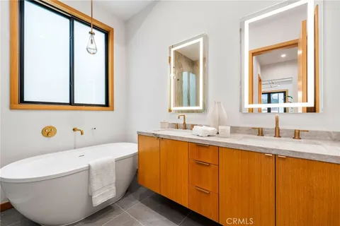 $3,698,000 | 1828 Pine Street, Huntington Beach, CA 92648