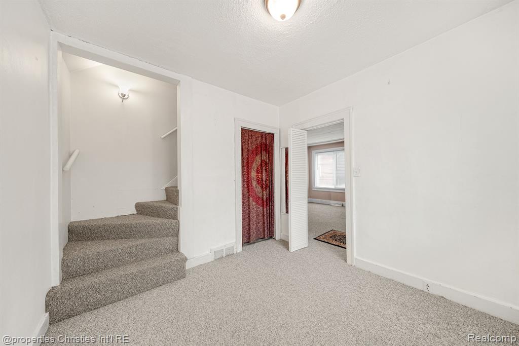3329 Harvard Road Royal Oak, MI 48073 - Photo 17 of 27
