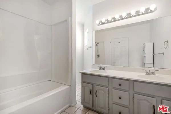 $4,750 | 11882 Ramona Avenue, Hawthorne, CA 90250