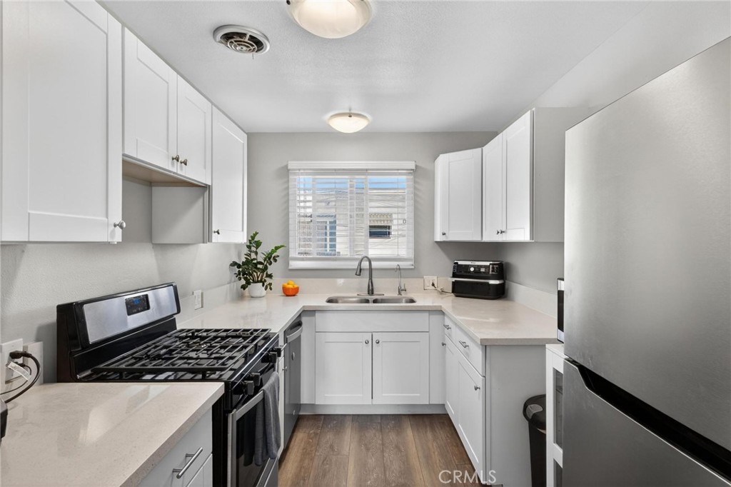 1057 East Appleton Street, Unit 10 Long Beach, CA 90802 - Photo 11 of 19